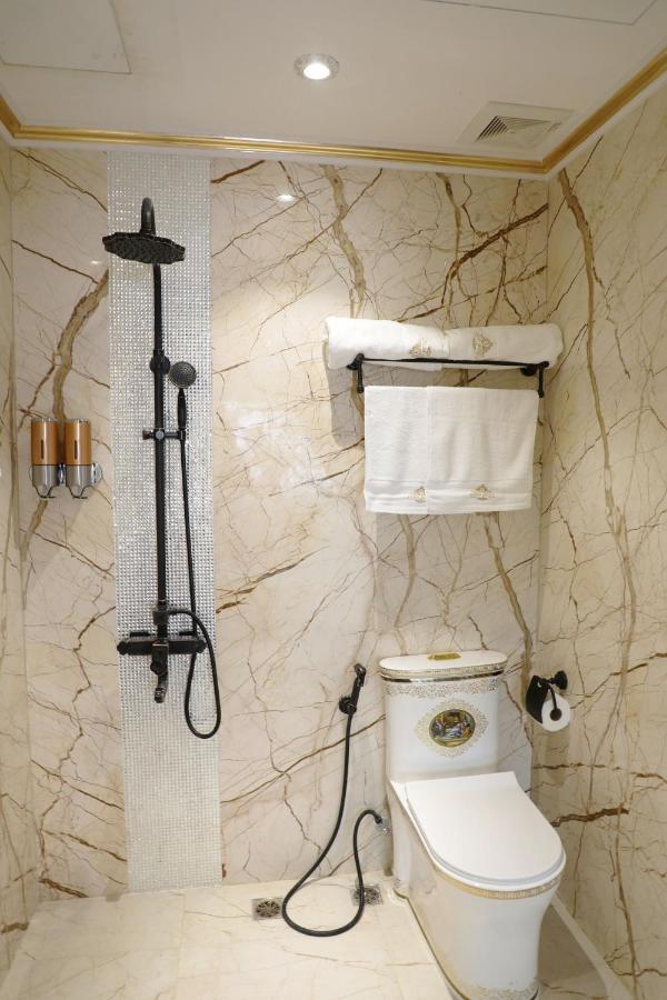 Enjoy Hotel 7 Ho Chi Minh City Bagian luar foto
