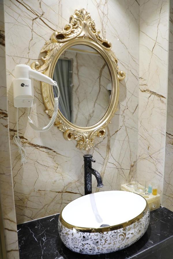 Enjoy Hotel 7 Ho Chi Minh City Bagian luar foto